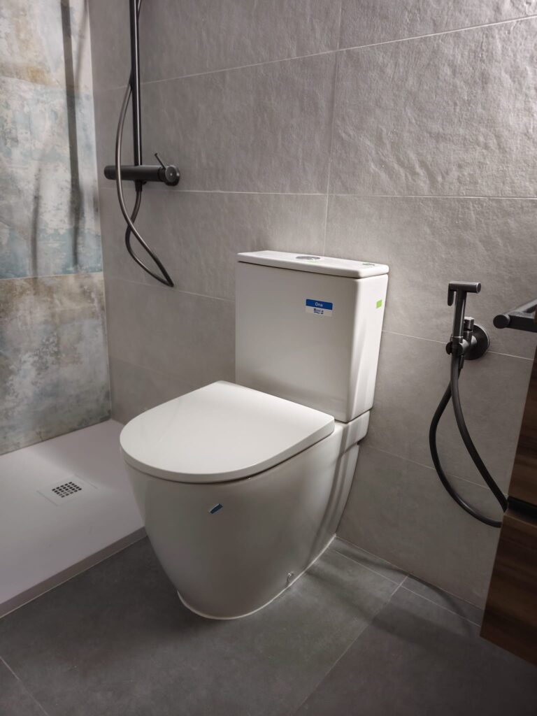 rehabilitacion de baño en mataro | Construcciones y Reformas Emyfer SL