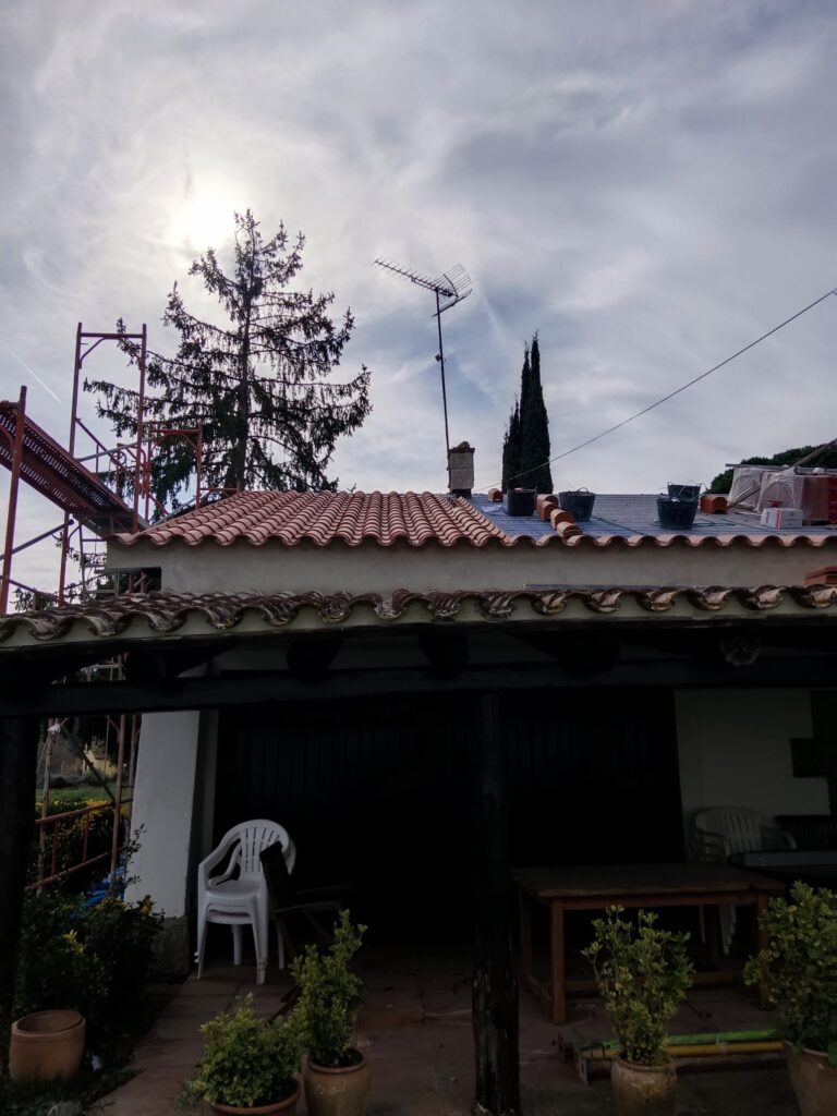 Derribo y construcción de tejado en Mataró | Emyfer