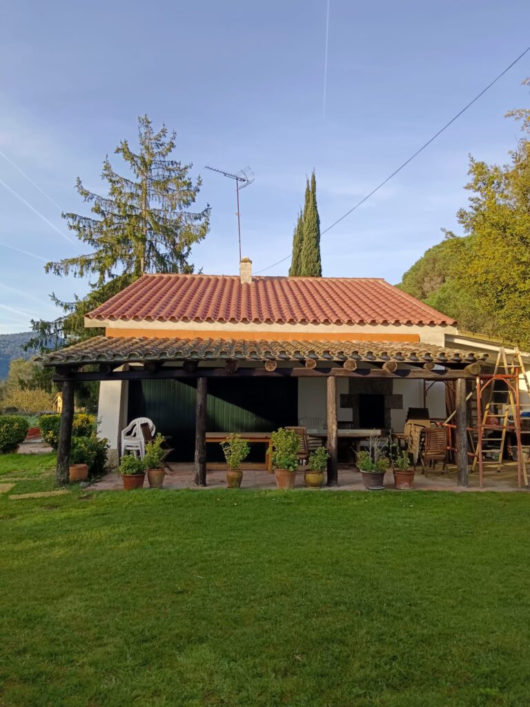 Derribo y construcción de tejado en Mataró | Emyfer