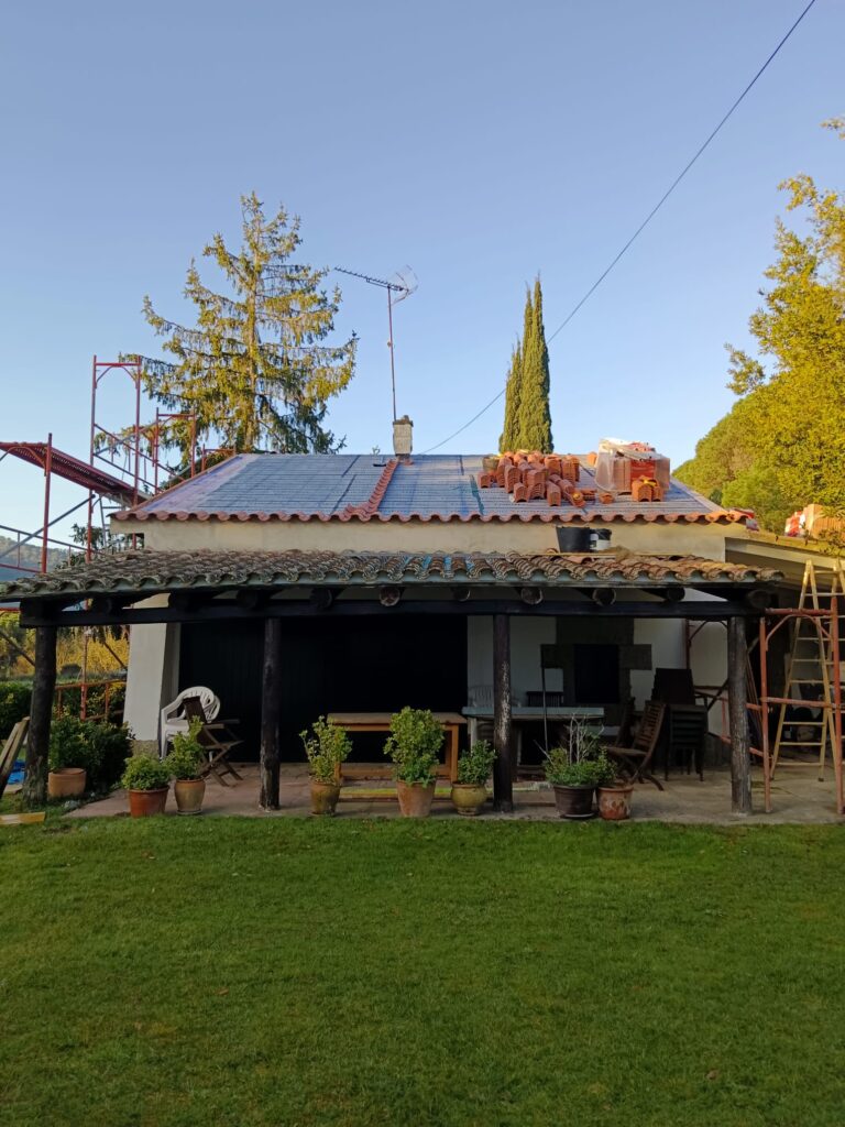 Derribo y construcción de tejado en Mataró | Emyfer